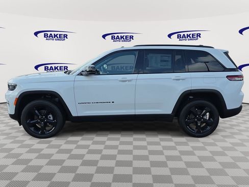 New 2025 Jeep Grand Cherokee Altitude image 6