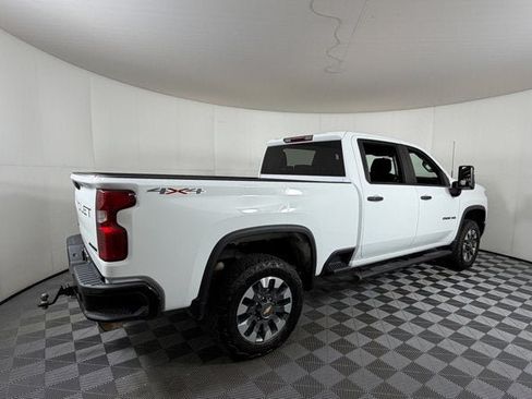 Used 2022 Chevrolet Silverado 2500 Custom w/ Custom Value Package AWD/4WD image 4