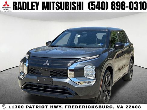 New 2026 Mitsubishi Outlander LE FWD image 1
