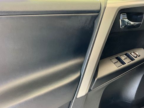 Certified 2016 Toyota RAV4 XLE AWD/4WD image 12