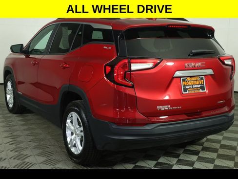 Used 2022 GMC Terrain SLE w/ Driver Convenience Package AWD/4WD image 5