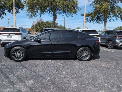 Used 2022 Tesla Model 3 Standard Range Plus image 3
