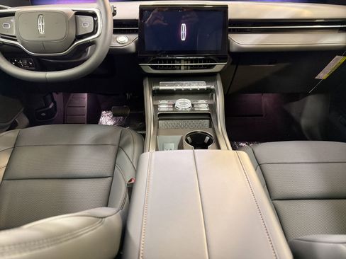 New 2026 Lincoln Nautilus Premier image 22