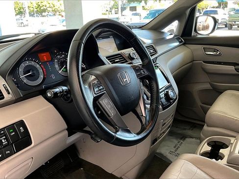Used 2014 Honda Odyssey Touring image 17