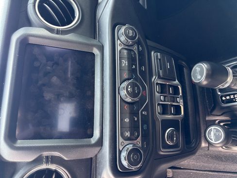 Used 2022 Jeep Wrangler Sahara w/ Cold Weather Group image 22