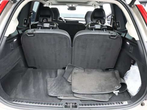 Certified 2024 Volvo XC90 B5 Plus image 19