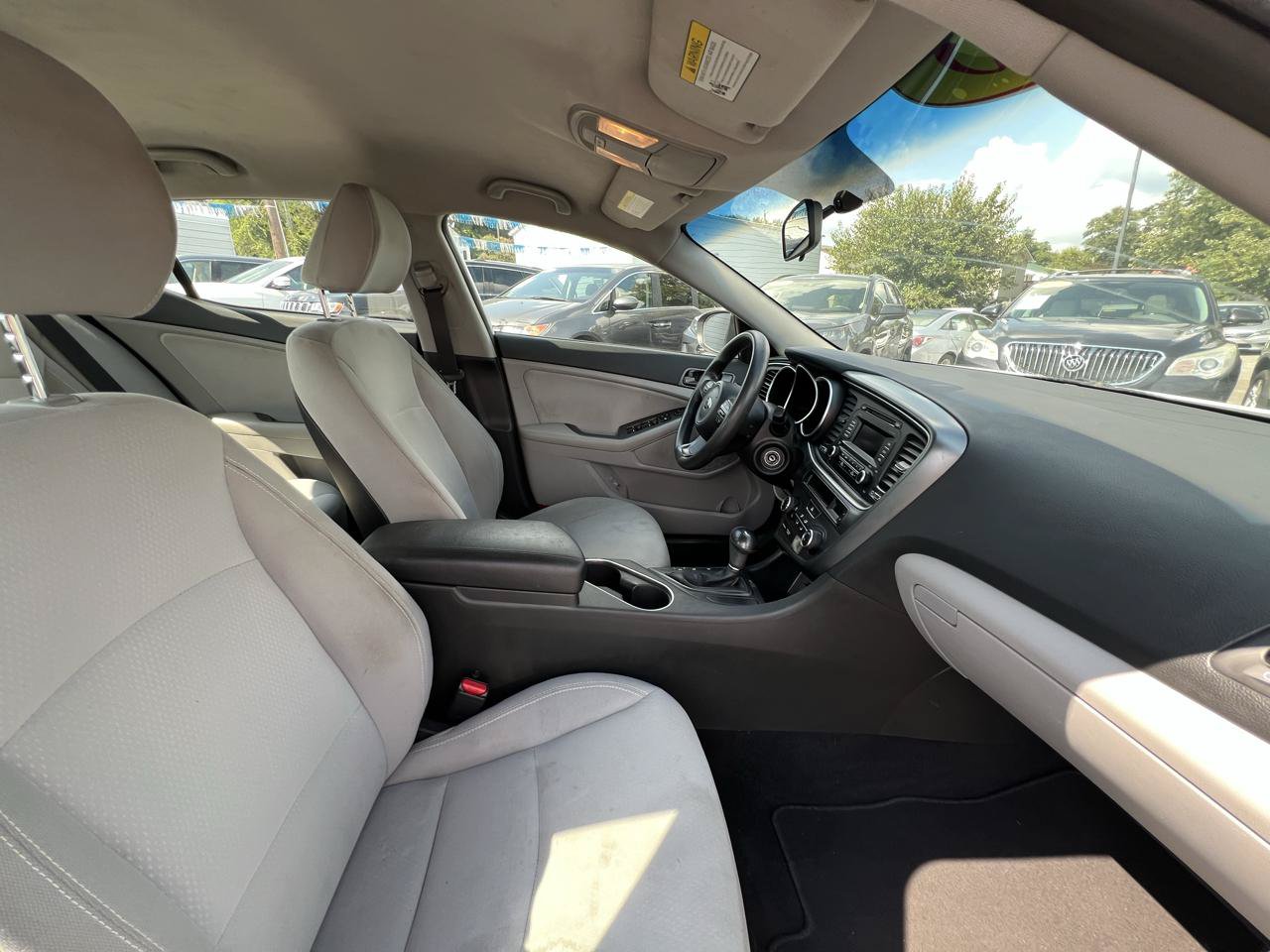 Used 2015 Kia Optima LX FWD image 9