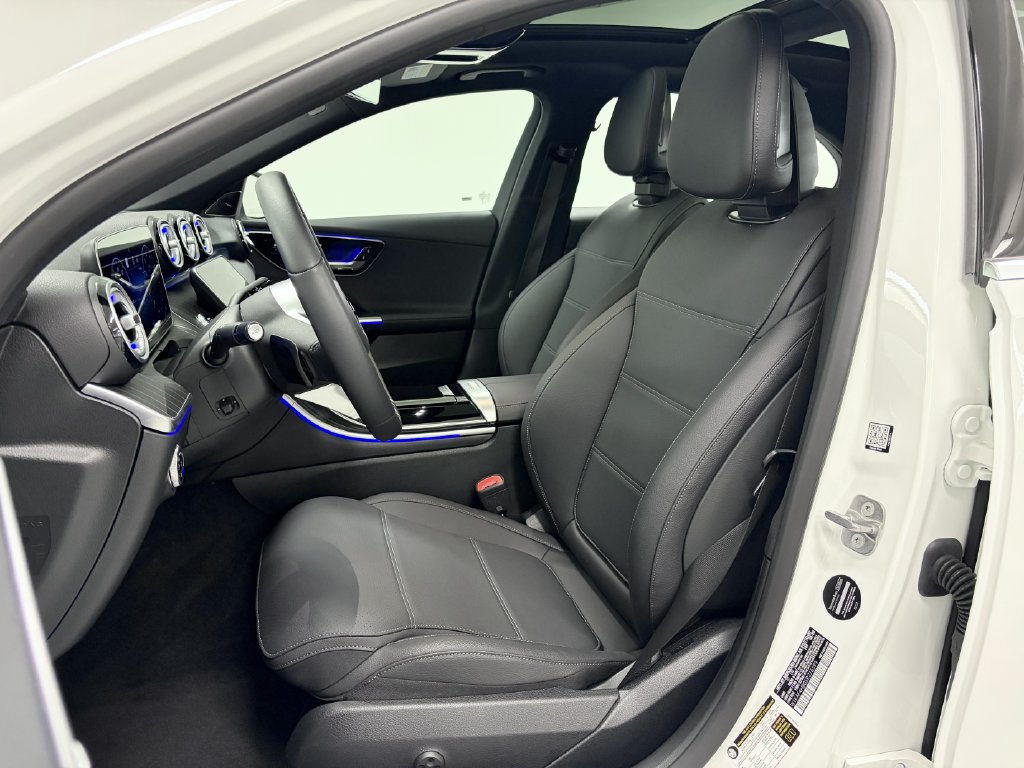 Used 2025 Mercedes-Benz C 300 4MATIC Sedan image 16