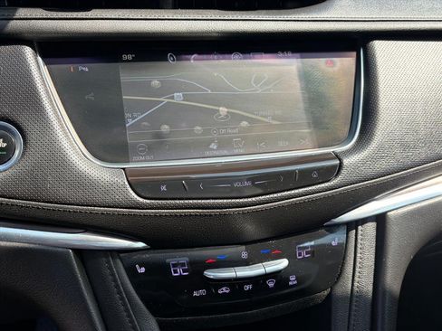 Used 2017 Cadillac XT5 Luxury w/ Driver Awareness Package AWD/4WD image 8