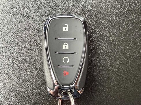 Used 2024 Chevrolet Trax RS w/ Driver Confidence Package image 28