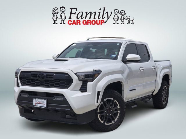 Certified 2025 Toyota Tacoma TRD Sport AWD/4WD image 1