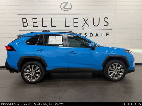 Used 2021 Toyota RAV4 XLE Premium FWD image 3