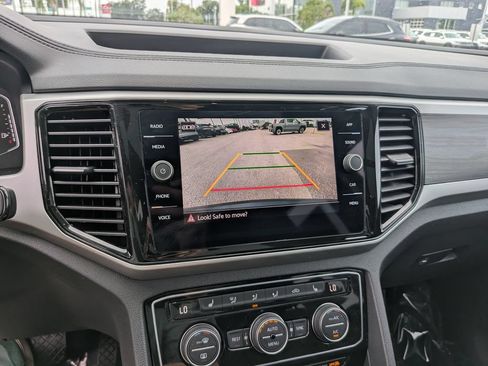Certified 2023 Volkswagen Atlas SE w/ Panoramic Sunroof Package FWD image 23