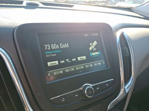 Used 2018 Chevrolet Equinox LT image 16