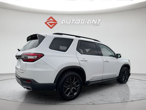 Used 2024 Honda Pilot Elite image 8