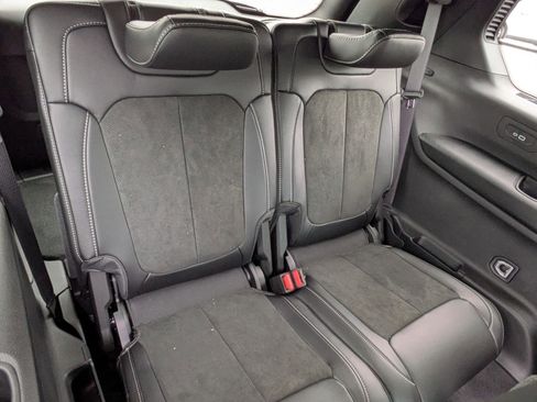 New 2025 Jeep Grand Cherokee L Altitude image 32