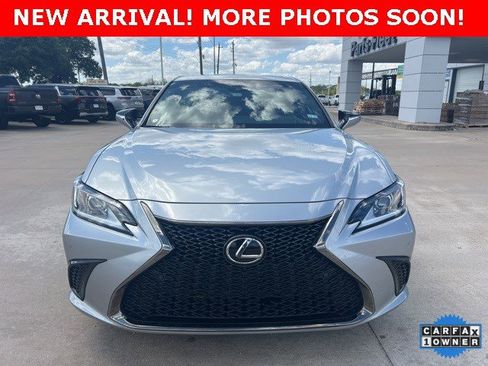 Used 2022 Lexus ES 350 F Sport image 2