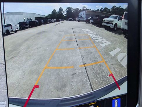Used 2022 GMC Yukon XL Denali RWD image 18