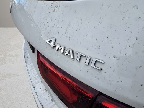 Used 2021 Mercedes-Benz GLB 250 4MATIC w/ Premium Package image 9