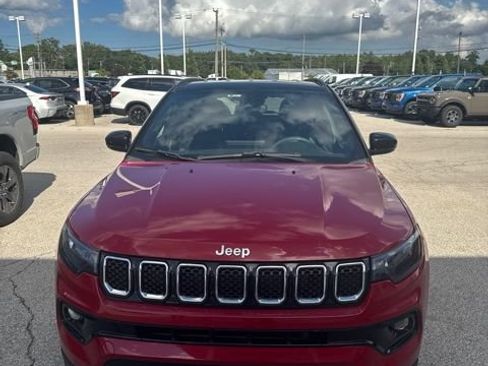 Used 2024 Jeep Compass Limited AWD/4WD image 5
