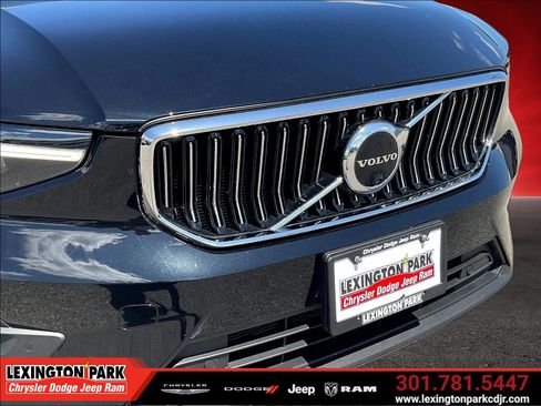 Used 2023 Volvo XC40 B5 Ultimate w/ Climate Package AWD/4WD image 32