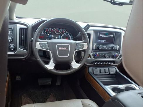 Used 2018 GMC Sierra 1500 SLT AWD/4WD image 4