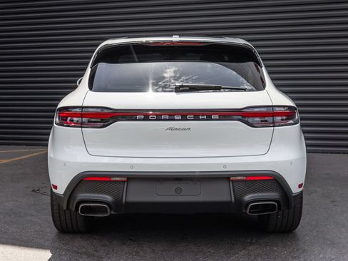 Certified 2023 Porsche Macan AWD/4WD image 8