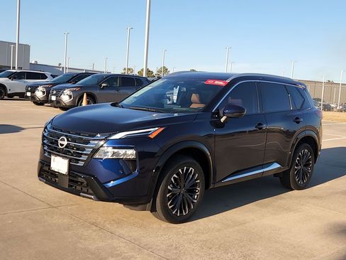 Certified 2025 Nissan Rogue Platinum w/ Platinum Premium Package image 48