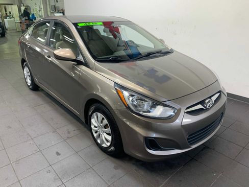 Used 2013 Hyundai Accent GLS image 2