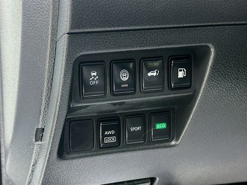 Used 2019 Nissan Rogue SV image 10