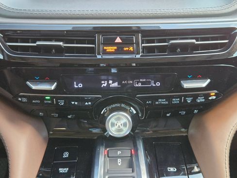 Used 2024 Acura MDX SH-AWD w/ Advance Package image 19
