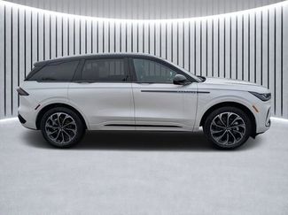 New 2026 Lincoln Nautilus Reserve video 2