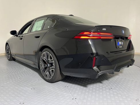 New 2026 BMW i5 eDrive40 w/ M Sport Package image 3