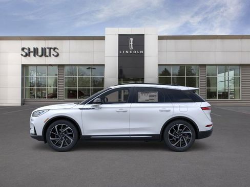 New 2026 Lincoln Corsair Reserve image 3