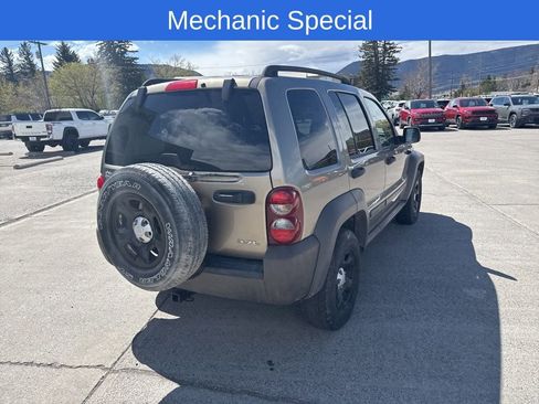 Used 2006 Jeep Liberty Sport AWD/4WD image 3