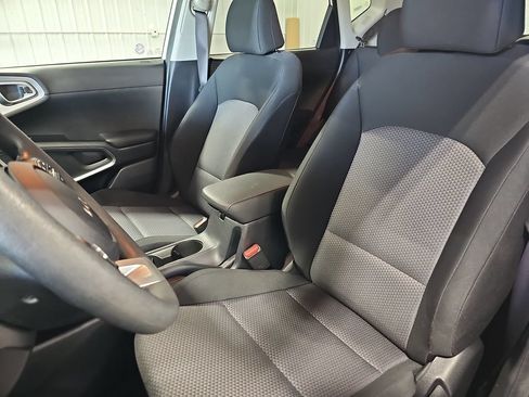 Certified 2025 Kia Soul LX w/ LX Technology Package FWD image 14