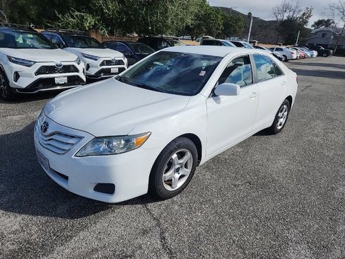 Used 2010 Toyota Camry image 1