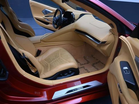 Used 2022 Chevrolet Corvette Stingray Premium Conv w/ Z51 Performance Package RWD image 15
