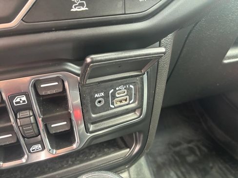 Used 2023 Jeep Wrangler Unlimited w/ Cold Weather Group AWD/4WD image 21