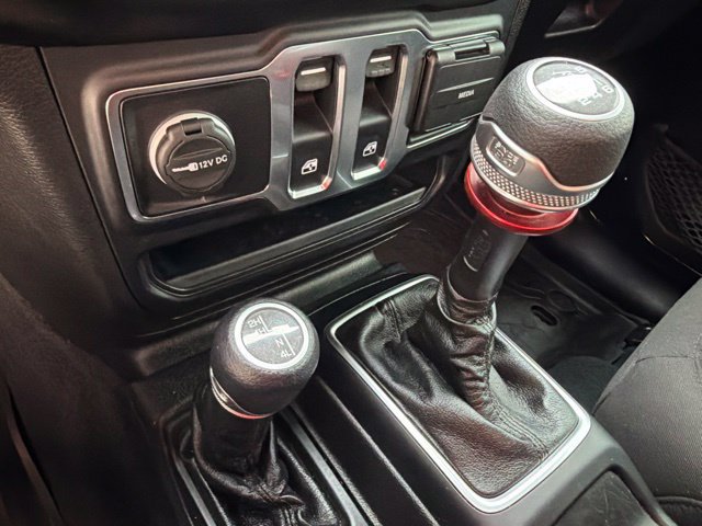 Used 2022 Jeep Wrangler Sport AWD/4WD image 23