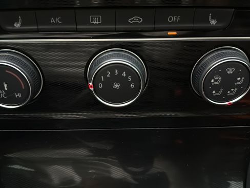 Used 2017 Volkswagen GTI Sport image 29