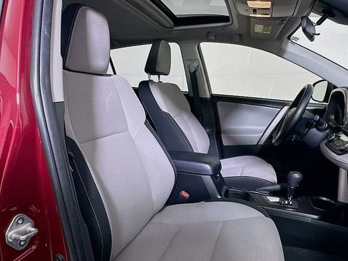 Used 2018 Toyota RAV4 XLE AWD/4WD image 30