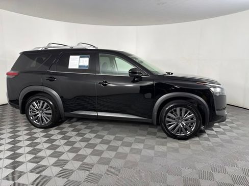 Certified 2025 Nissan Pathfinder SL w/ SL Premium Package FWD image 7