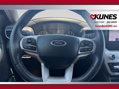 Used 2023 Ford Explorer XLT w/ Equipment Group 202A AWD/4WD image 28