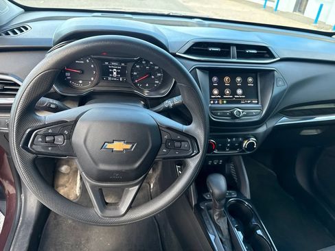 Used 2022 Chevrolet TrailBlazer LT w/ LPO, Blackout Package AWD/4WD image 16