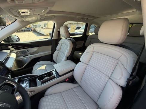 New 2026 Lincoln Nautilus Reserve image 13