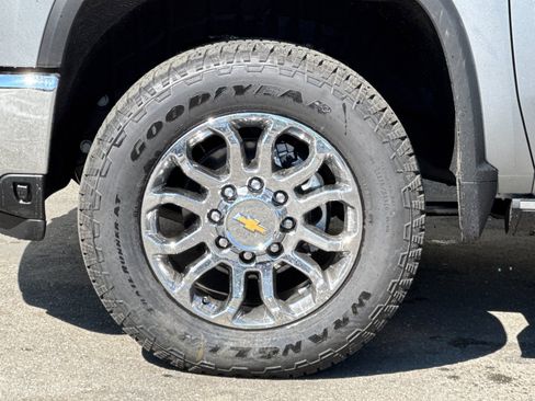 New 2026 Chevrolet Silverado 2500 LTZ w/ LTZ Premium Package AWD/4WD image 31