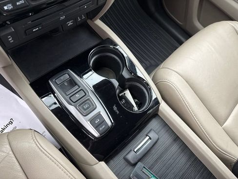 Used 2016 Honda Pilot Touring image 22
