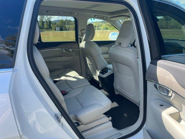 Used 2024 Volvo XC90 B5 Plus w/ Protection Package Premier AWD/4WD image 13