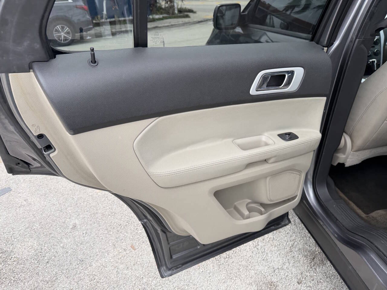 Used 2014 Ford Explorer XLT FWD image 16
